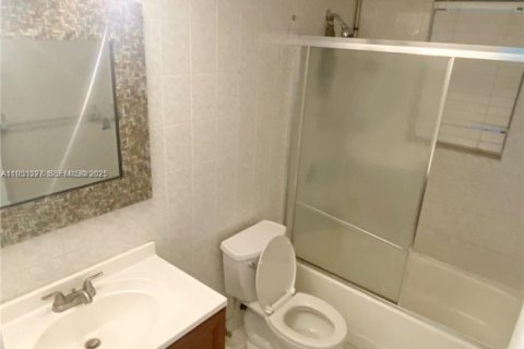 Снять в аренду кондоминиум в Майами, Флорида 2 спальни, 71.53м2, № 1989982 - фото 6