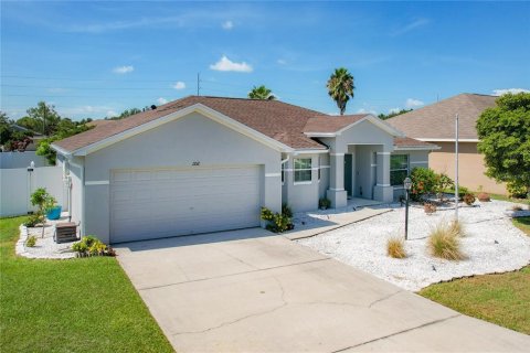 House in Winter Haven, Florida 3 bedrooms, 147.25 sq.m. № 1876813 - photo 1