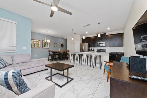 Touwnhouse à vendre à Davenport, Floride: 4 chambres, 176.7 m2 № 2134928 - photo 7
