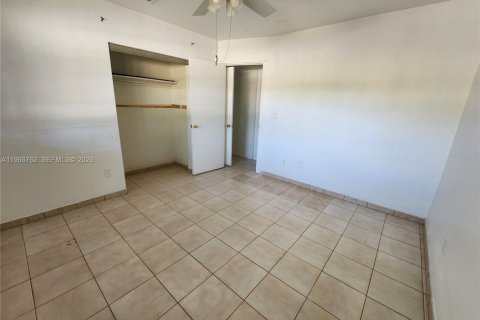 Villa ou maison à louer à Miami, Floride: 3 chambres, 196.67 m2 № 2028373 - photo 18