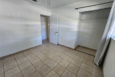 Villa ou maison à louer à Miami, Floride: 3 chambres, 196.67 m2 № 2028373 - photo 16