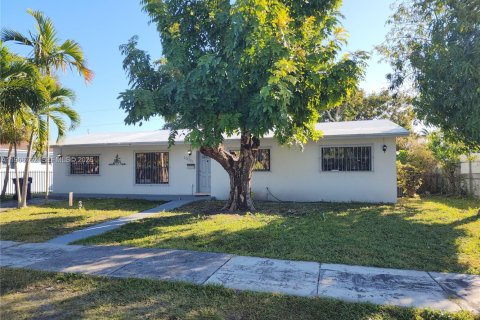 Villa ou maison à Miami, Floride 3 chambres, 196.67 m2 № 2028373