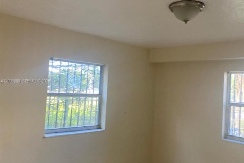 Apartamento en alquiler en Miami, Florida, 1 dormitorio, 532.14 m2 № 2170760 - foto 13