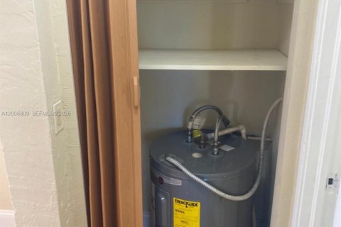 Apartamento en alquiler en Miami, Florida, 1 dormitorio, 532.14 m2 № 2170760 - foto 8