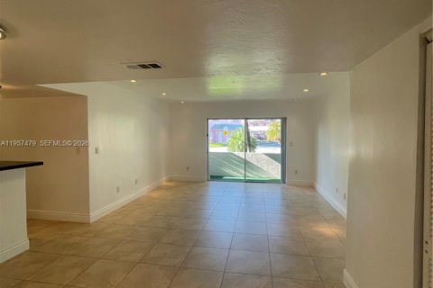 Купить кондоминиум в Майами, Флорида 3 спальни, 105.91м2, № 2020740 - фото 18