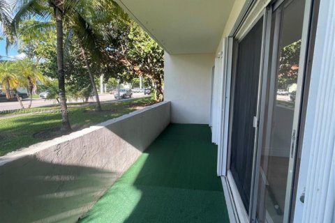 Купить кондоминиум в Майами, Флорида 3 спальни, 105.91м2, № 2020740 - фото 22