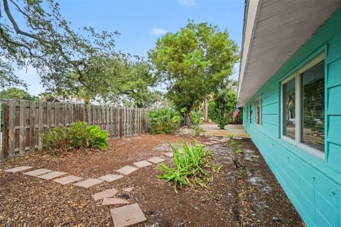 Villa ou maison à vendre à Sarasota, Floride: 2 chambres, 166.85 m2 № 2398904 - photo 4