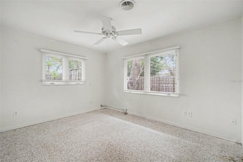 Villa ou maison à vendre à Sarasota, Floride: 2 chambres, 166.85 m2 № 2398904 - photo 30