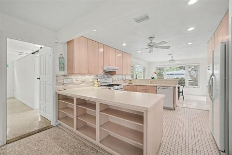 Villa ou maison à vendre à Sarasota, Floride: 2 chambres, 166.85 m2 № 2398904 - photo 15