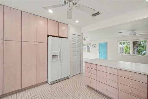 Villa ou maison à vendre à Sarasota, Floride: 2 chambres, 166.85 m2 № 2398904 - photo 19