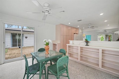 Villa ou maison à vendre à Sarasota, Floride: 2 chambres, 166.85 m2 № 2398904 - photo 14