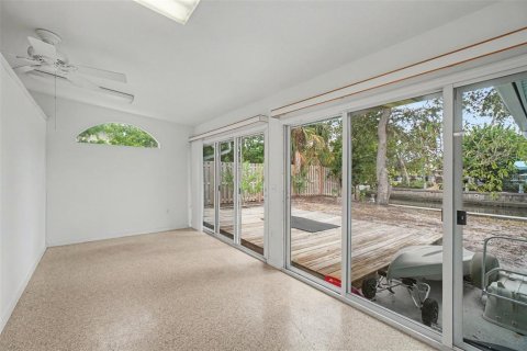 Villa ou maison à vendre à Sarasota, Floride: 2 chambres, 166.85 m2 № 2398904 - photo 22