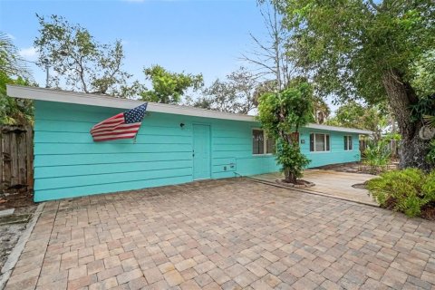 Villa ou maison à vendre à Sarasota, Floride: 2 chambres, 166.85 m2 № 2398904 - photo 5