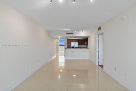 Condo in Sunrise, Florida, 3 bedrooms  № 1978800 - photo 11