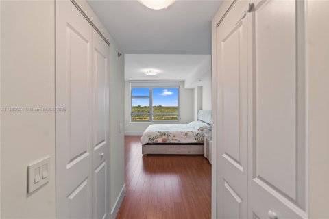 Condo in Sunrise, Florida, 3 bedrooms  № 1978800 - photo 30