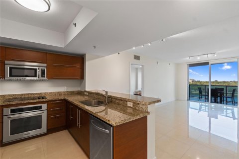 Condo in Sunrise, Florida, 3 bedrooms  № 1978800 - photo 12