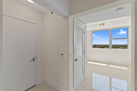 Condo in Sunrise, Florida, 3 bedrooms  № 1978800 - photo 18