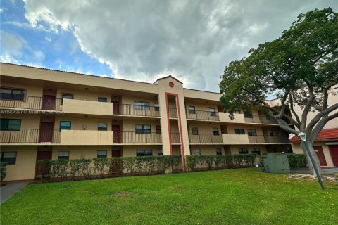 Condominio en venta en Miramar, Florida, 2 dormitorios, 76.18 m2 № 1954648 - foto 2