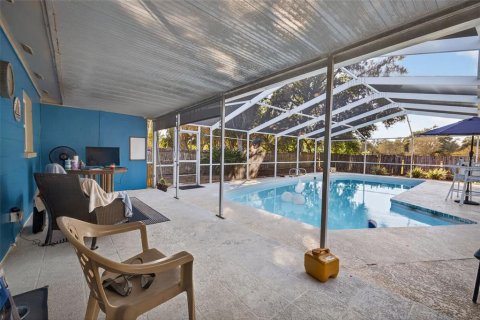 House in Brandon, Florida 3 bedrooms, 168.43 sq.m. № 2410037 - photo 6