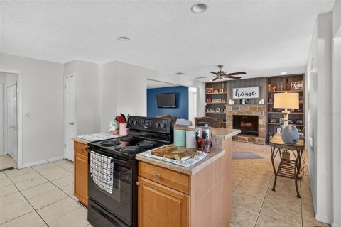 House in Brandon, Florida 3 bedrooms, 168.43 sq.m. № 2410037 - photo 19
