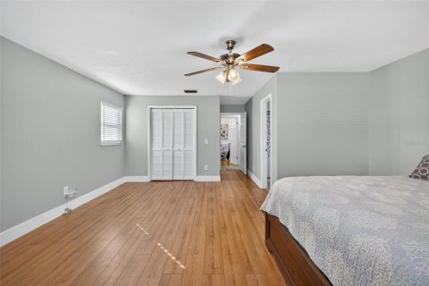House in Brandon, Florida 3 bedrooms, 168.43 sq.m. № 2410037 - photo 24