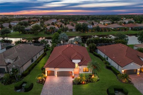 Casa en Bradenton, Florida 4 dormitorios, 206.34 m2 № 2151918