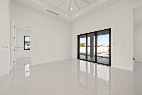 Casa en venta en Cape Coral, Florida, 4 dormitorios, 182.27 m2 № 1502469 - foto 14