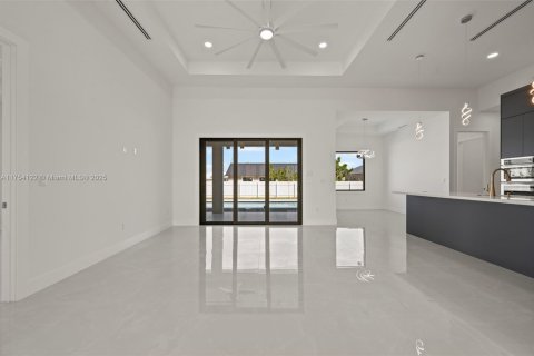 Casa en venta en Cape Coral, Florida, 4 dormitorios, 182.27 m2 № 1502469 - foto 11
