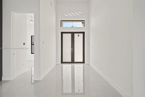 Casa en venta en Cape Coral, Florida, 4 dormitorios, 182.27 m2 № 1502469 - foto 10
