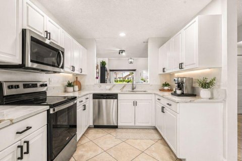 Townhouse in Parkland, Florida 3 bedrooms, 165.92 sq.m. № 2147327 - photo 5