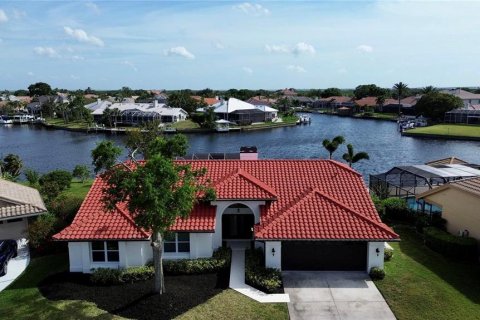Casa en venta en Tampa, Florida, 3 dormitorios, 213.86 m2 № 1626216 - foto 1