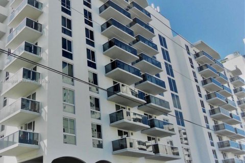 Condominio en venta en North Bay Village, Florida, 1 dormitorio, 70.61 m2 № 1832377 - foto 18