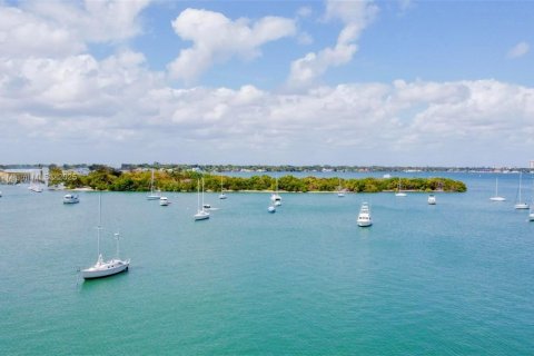Condominio en venta en North Bay Village, Florida, 1 dormitorio, 70.61 m2 № 1832377 - foto 1