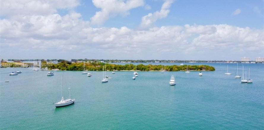 Condominio en North Bay Village, Florida, 1 dormitorio  № 1832377