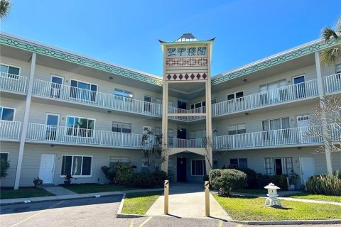 Condominio en alquiler en Clearwater, Florida, 2 dormitorios, 102.19 m2 № 1519913 - foto 1