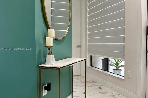 Снять в аренду виллу или дом в Дорал, Флорида 3 спальни, 202.16м2, № 1989905 - фото 6