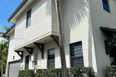 Снять в аренду виллу или дом в Дорал, Флорида 3 спальни, 202.16м2, № 1989905 - фото 25