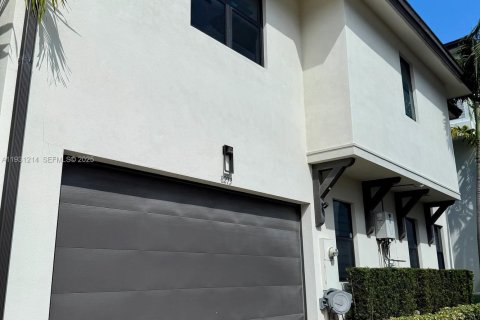 Снять в аренду виллу или дом в Дорал, Флорида 3 спальни, 202.16м2, № 1989905 - фото 28