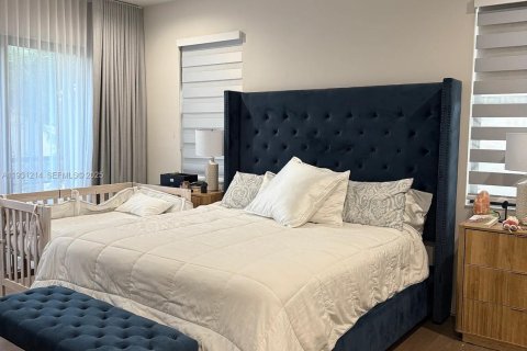 Снять в аренду виллу или дом в Дорал, Флорида 3 спальни, 202.16м2, № 1989905 - фото 5