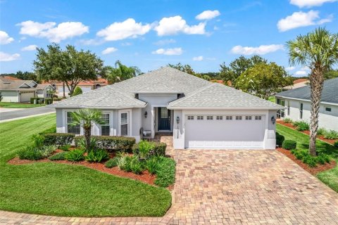 House in Oxford, Florida 3 bedrooms, 150.41 sq.m. № 2344484