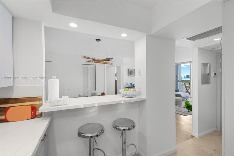 Copropriété à louer à Miami Beach, Floride: 2 chambres, 110.55 m2 № 2154350 - photo 14