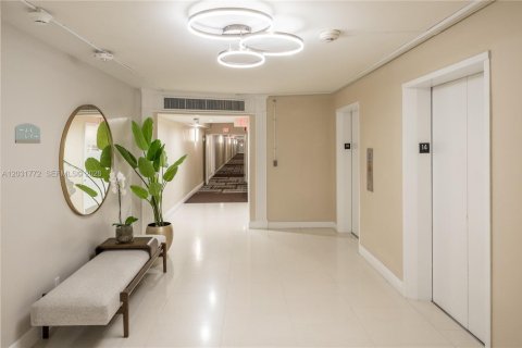 Copropriété à louer à Miami Beach, Floride: 2 chambres, 110.55 m2 № 2154350 - photo 23