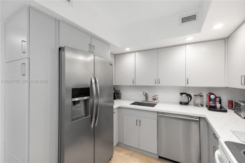 Copropriété à louer à Miami Beach, Floride: 2 chambres, 110.55 m2 № 2154350 - photo 11