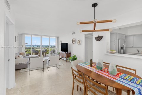 Copropriété à louer à Miami Beach, Floride: 2 chambres, 110.55 m2 № 2154350 - photo 9
