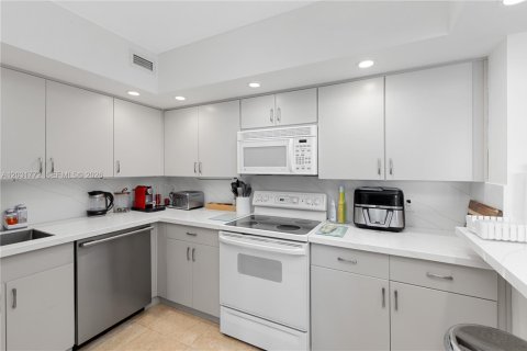 Copropriété à louer à Miami Beach, Floride: 2 chambres, 110.55 m2 № 2154350 - photo 12