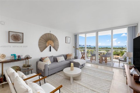 Copropriété à louer à Miami Beach, Floride: 2 chambres, 110.55 m2 № 2154350 - photo 2