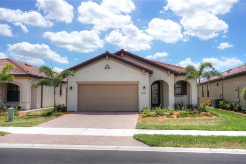 House in Venice, Florida 2 bedrooms, 176.51 sq.m. № 2099411