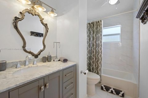 Condominio en venta en Hallandale Beach, Florida, 1 dormitorio, 60.39 m2 № 1739033 - foto 14