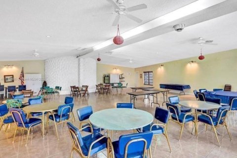 Condominio en venta en Hallandale Beach, Florida, 1 dormitorio, 60.39 m2 № 1739033 - foto 23