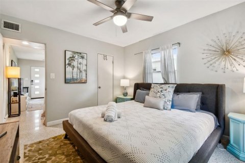 House in Saint Petersburg, Florida 2 bedrooms, 87.7 sq.m. № 1675871 - photo 29